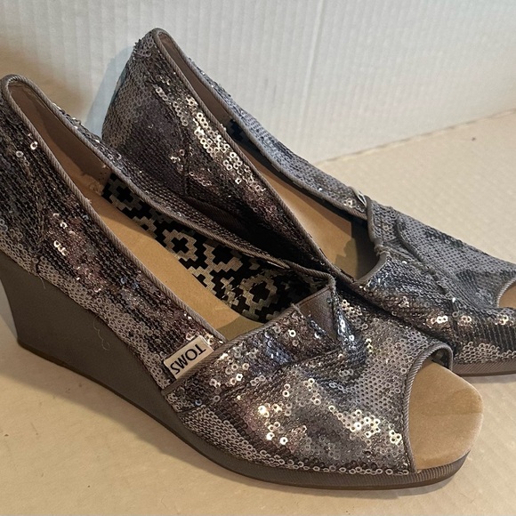 TOMS Women's Glittering Silver Wedges - Picture 2 of 10